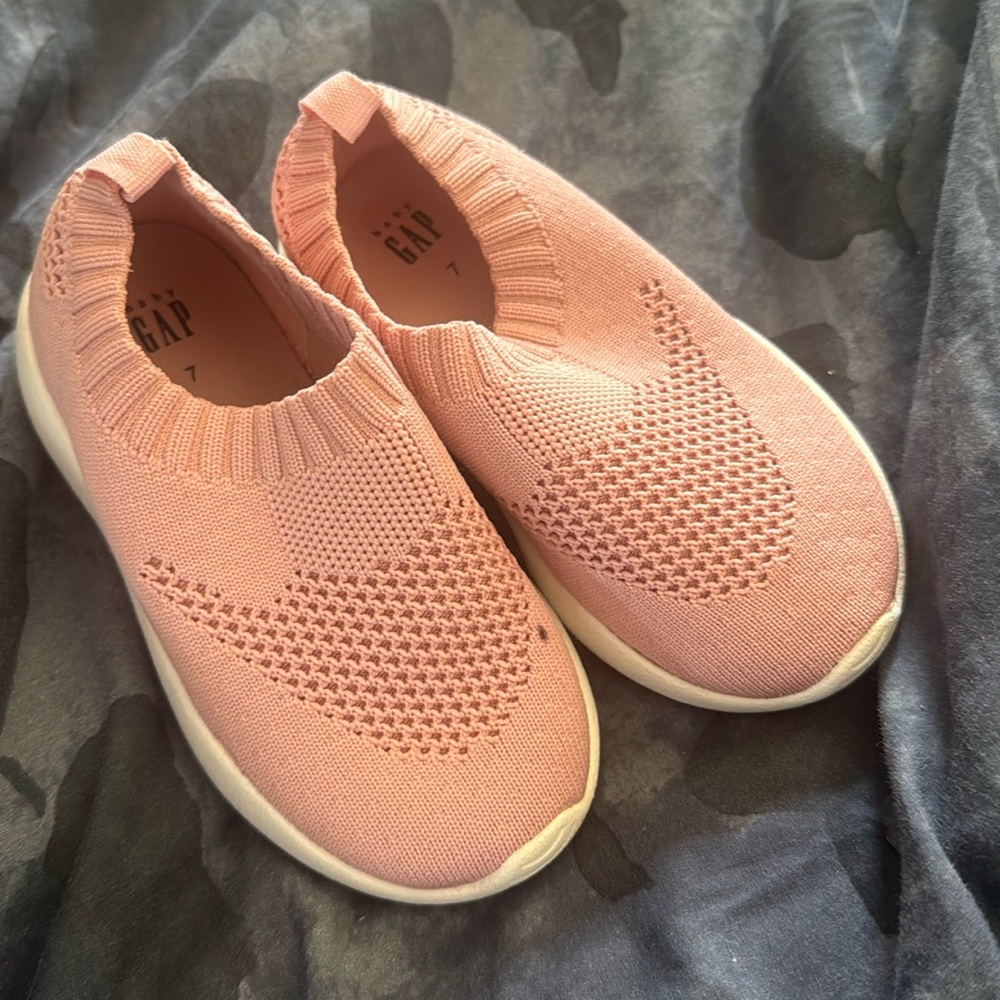 Gap sneakers size 7